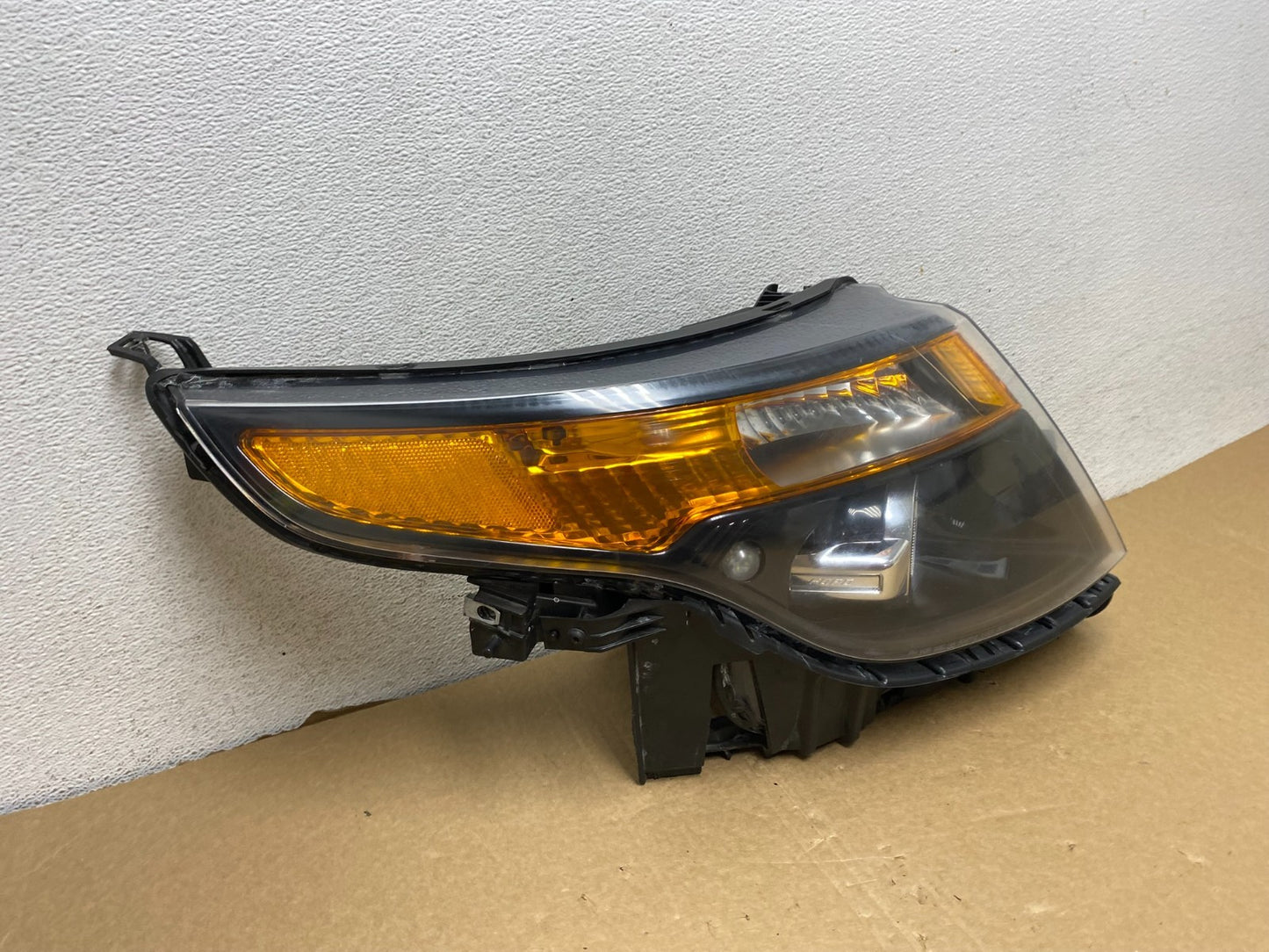 2011 - 2015 Ford Explorer Police Right Passenger Halogen Headlight AF7286 DW2