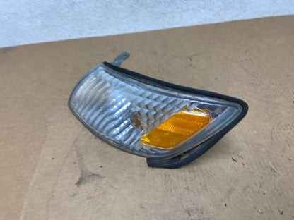 2000 to 2001 Lexus ES300 Left Driver LH Side Turn Signal AE3112 LK1