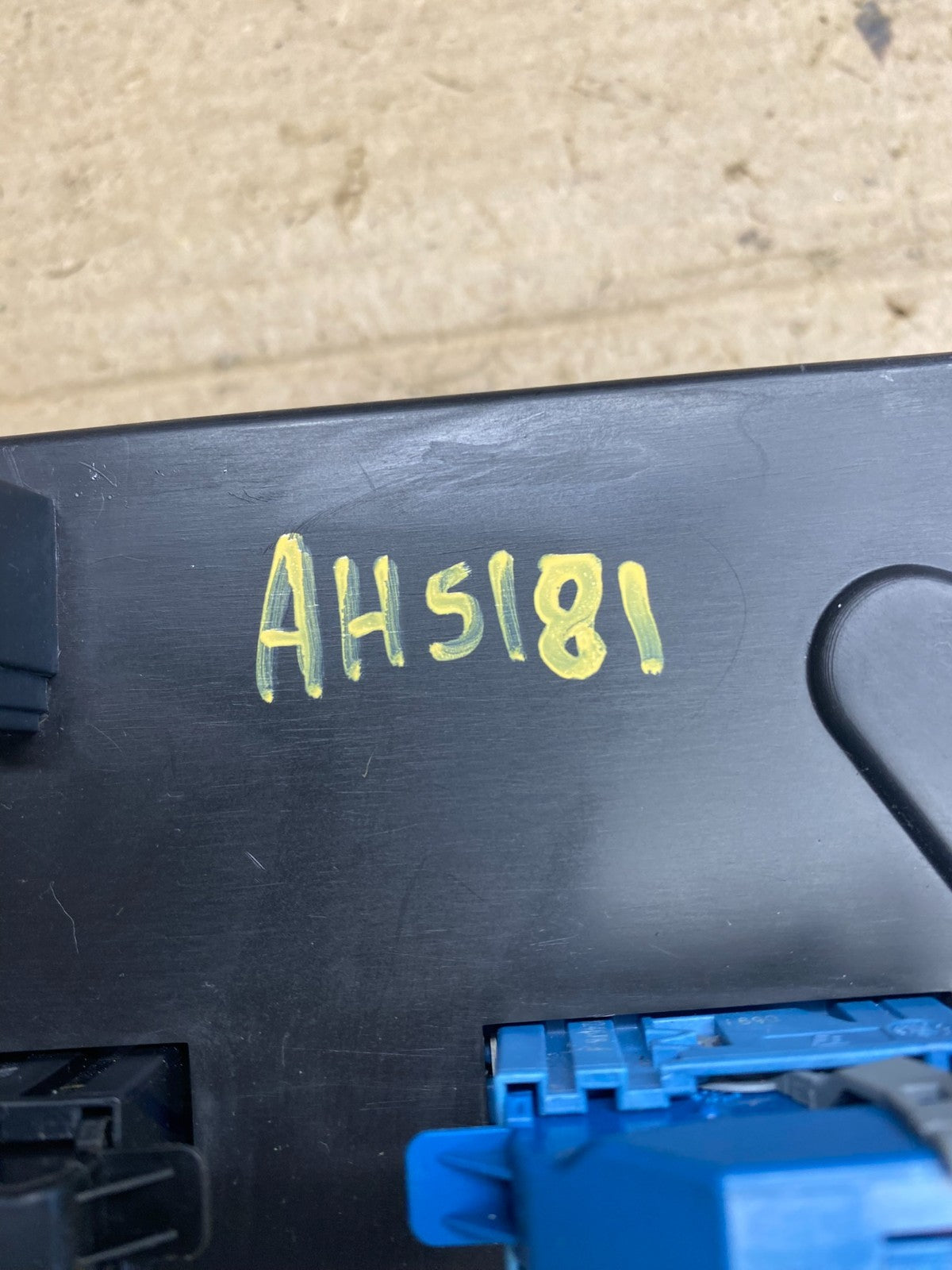 2008 to 2012 Nissan Armada QX56 Display Screen Information AH5181 DG6