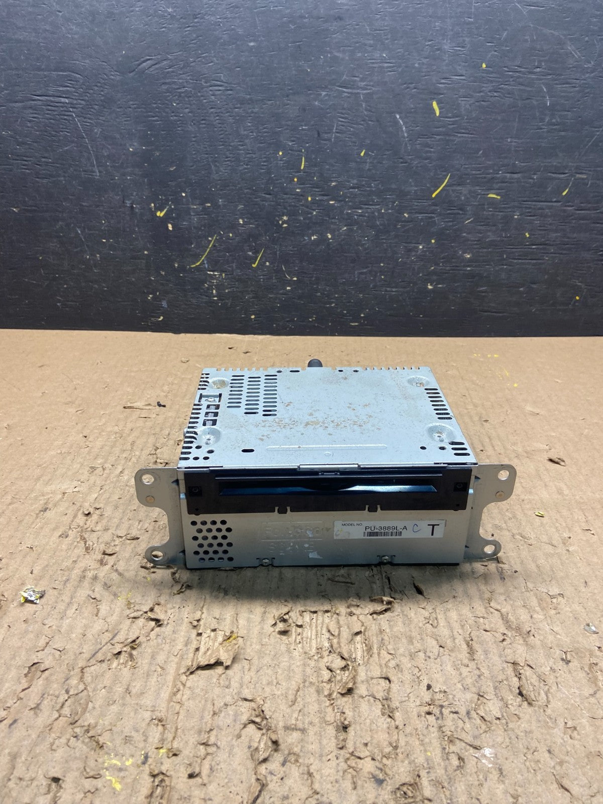 2013 to 2014 Ford Explorer Audio Equipment Radio Receiver AM FM CD t1780 DG0