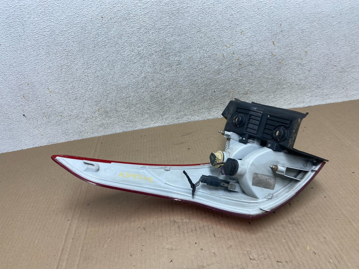2013 to 2016 Ford Escape Right Passenger RH Side Tail Light AI9505 LK6