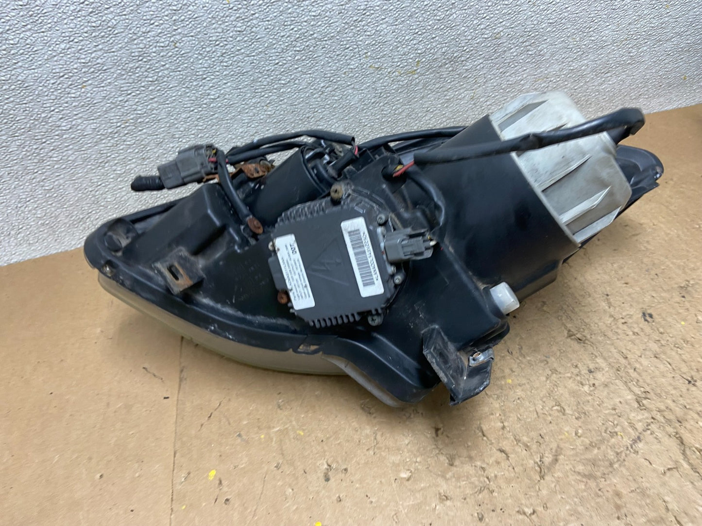 2004 2005 2006 Nissan Maxima Right Passenger Side Headlight Xenon HID AD2421 DW5