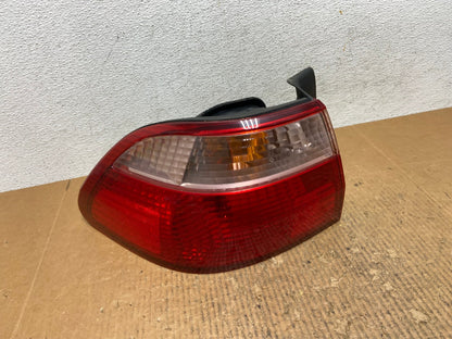 1998 to 2000 Honda Accord Sedan Tail light Left Driver LH Side AE2669 LK0