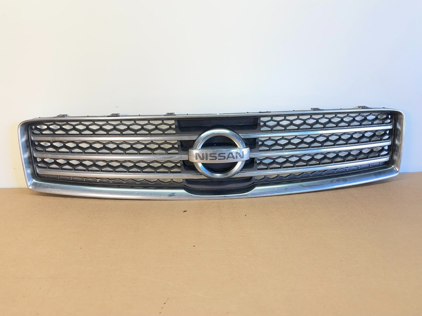 2009 to 2011 Nissan Maxima Front Upper Grill Grille 62070-9N00A AF8603 DG0