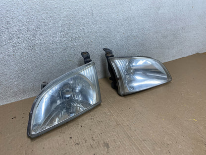 2001 2002 2003 Toyota Sienna Left+Right Side Set Headlights Halogen U0476 DW2