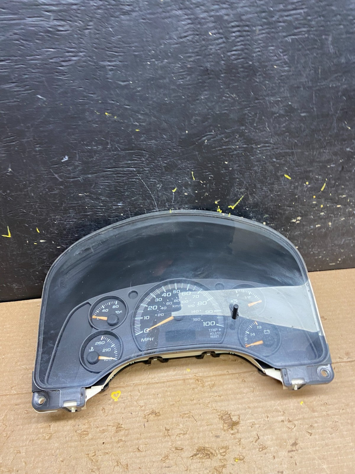 2004 to 2007 Chevrolet Express Speedometer Cluster Gauge OEM W3365 DG0