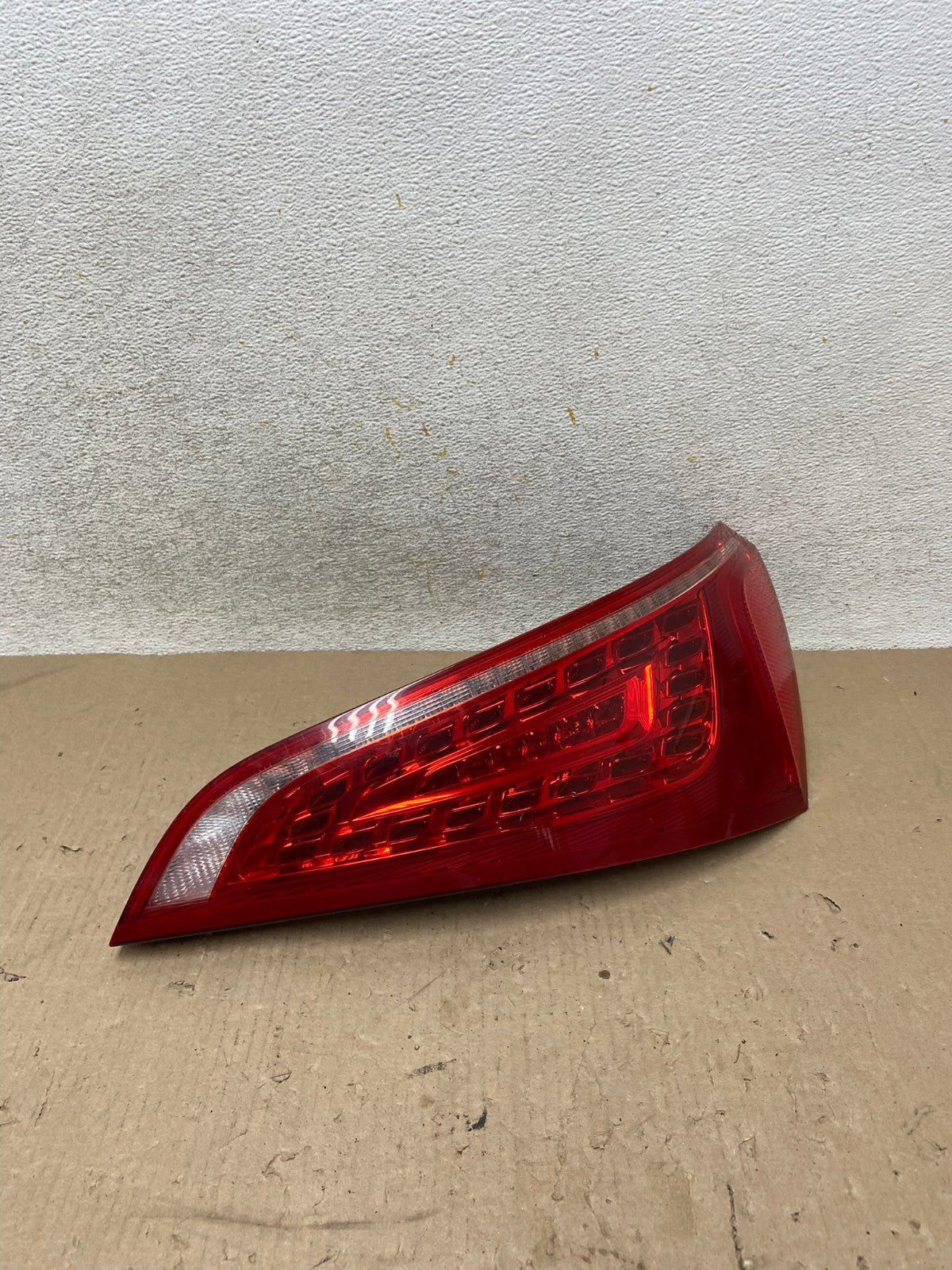2009 to 2012 Audi Q5 Right Passenger RH Side Tail light AH6871 LK0