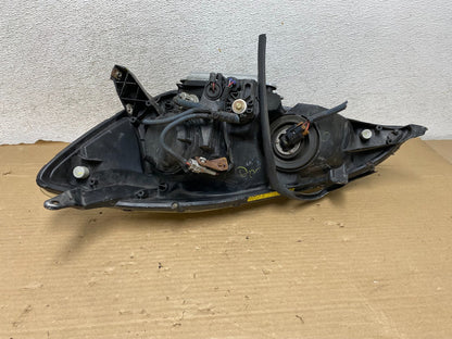 2004-2005 Toyota Sienna Right Passenger Xenon Headlight AG8145 DW6