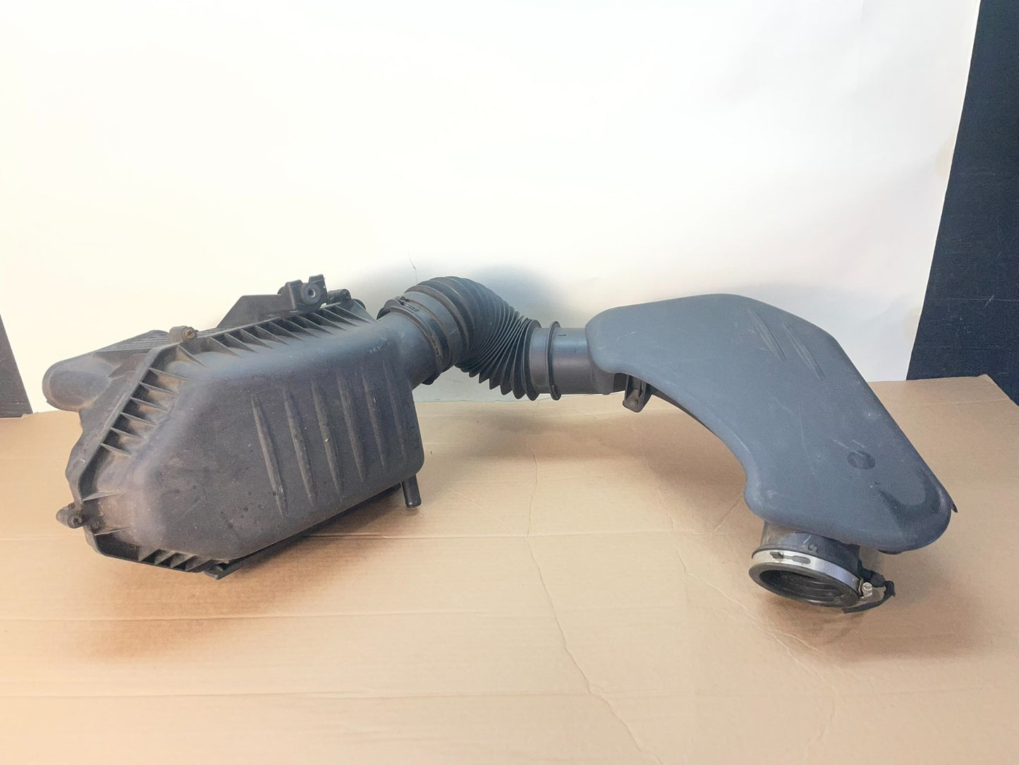 2011 to 2018 Chrysler 300 3.6L Air Intake Duct Tube Cleaner AG7824 DG0