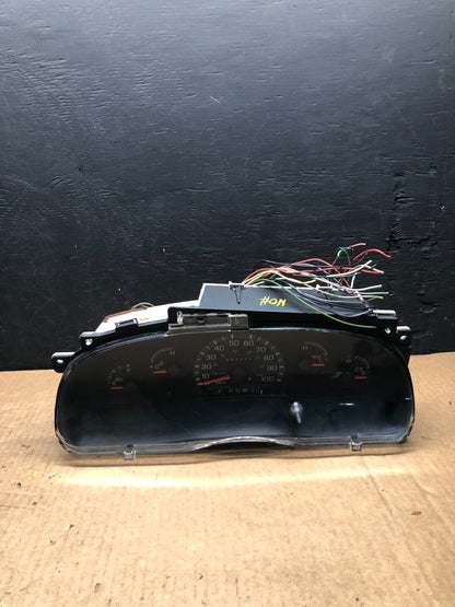 2001 to 2002 Ford Econoline E250 E350 Van Speedometer Instrument Cluster F96420