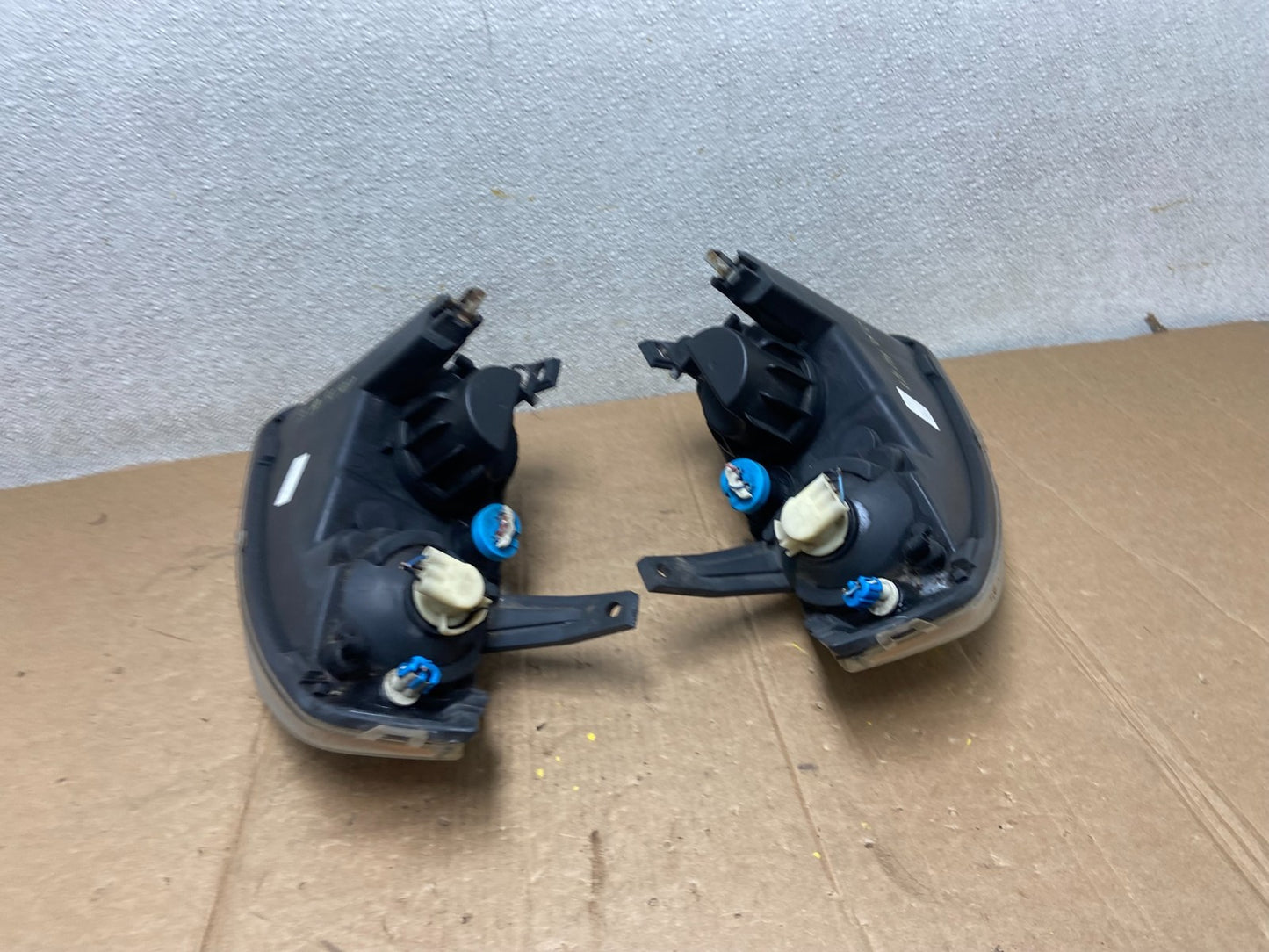 2003 - 2005 Chevrolet Cavalier Right+Left Black Headlight AA1441 PS8