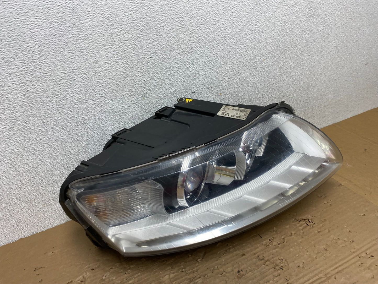 2009-2011 Audi A6 Right Passenger RH Side Headlight Xenon HID AD4388 DW2