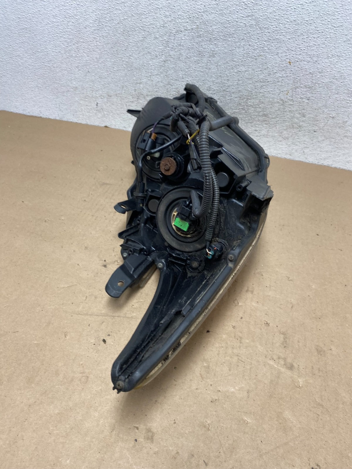 2010 - 2011 Toyota Prius Left Driver LH Blue Halogen Headlight AG4620 DW10