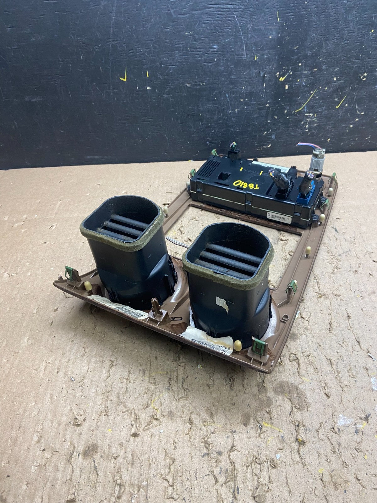 2008-2009 Ford Taurus X Center Console Climate Radio Control Panel T8810 DG3