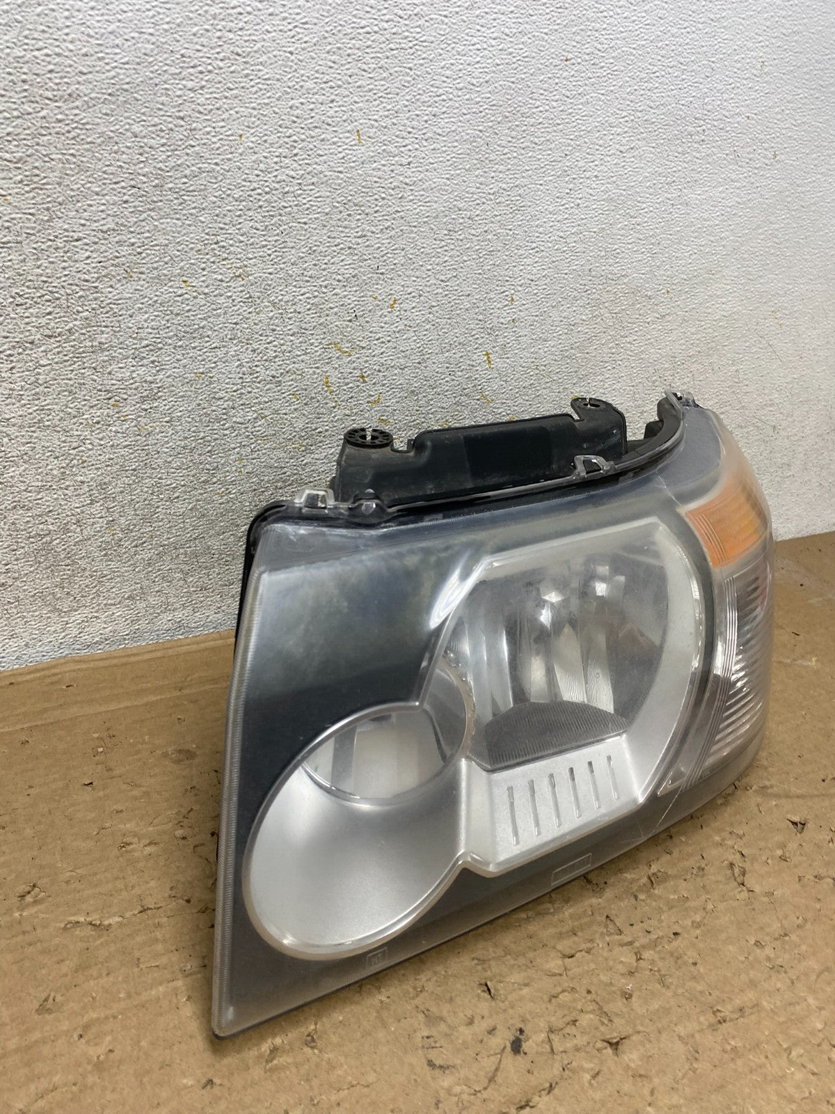 2008-2012 Land Rover LR2 Left Driver LH Side Halogen Headlight AH9155 DW1