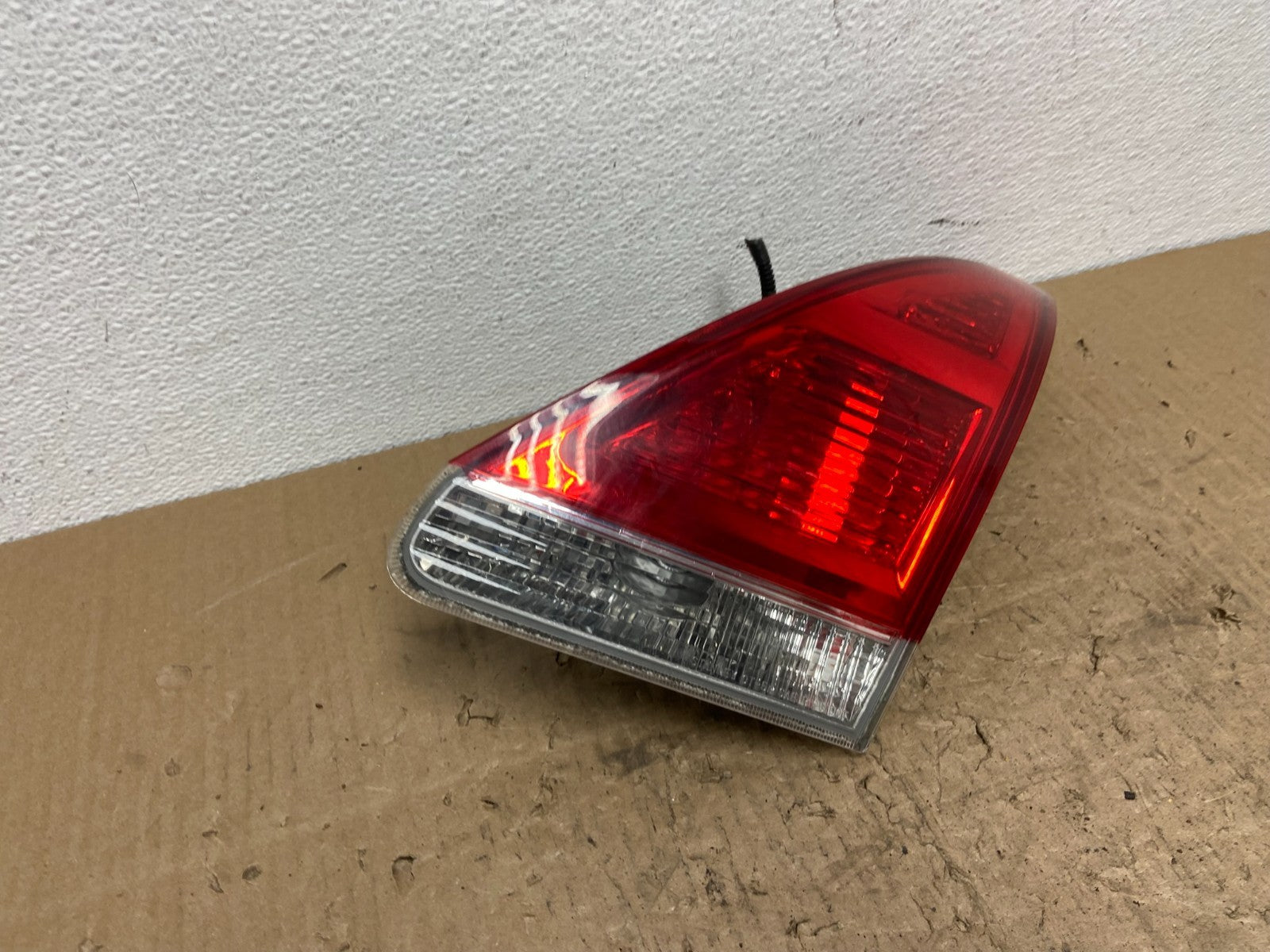 2009 to 2012 Toyota Venza Right Passenger RH Side Inner Tail Light OEM AC0138 DG2