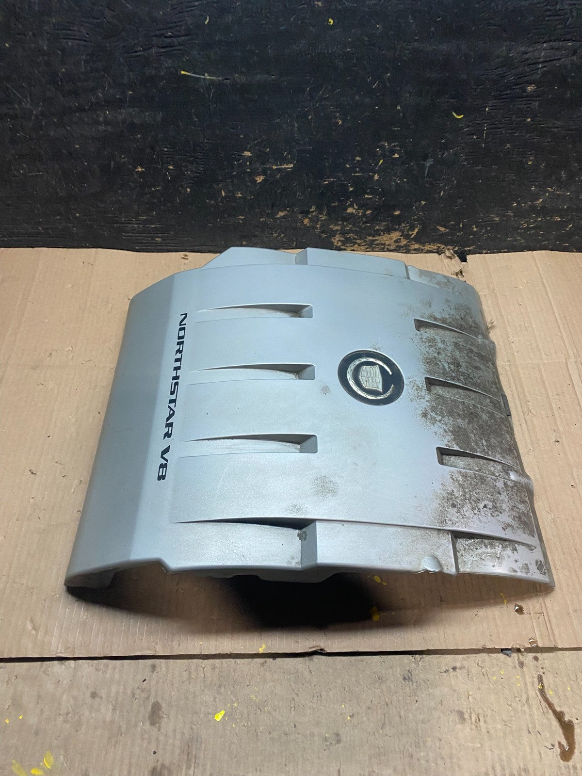 1997 to 2004 Cadillac Deville Seville Northstar Engine Motor Cover W4860 DG2
