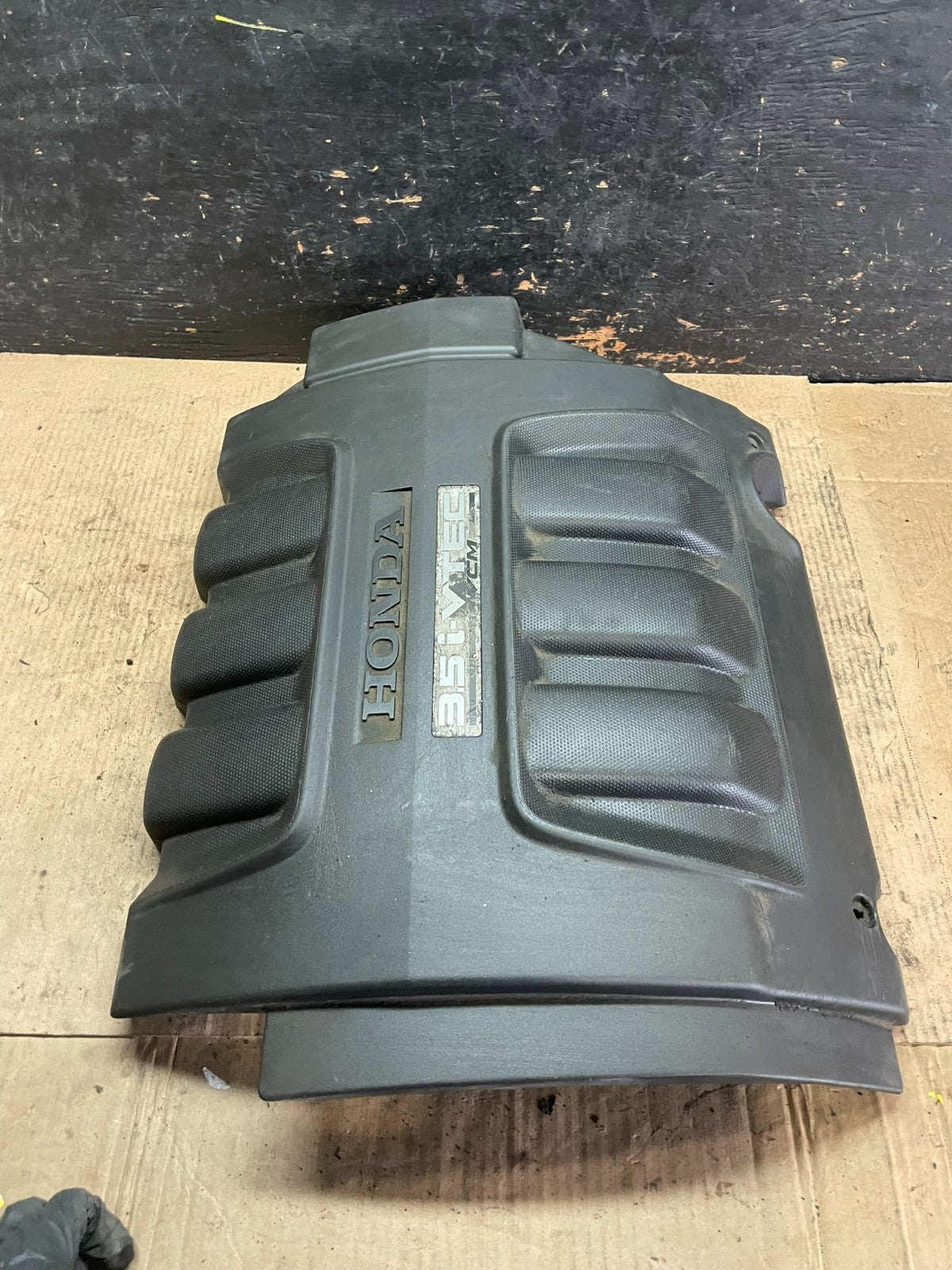 2005 to 2007 Honda Odyssey Black Engine Cover OEM T0279 DG3
