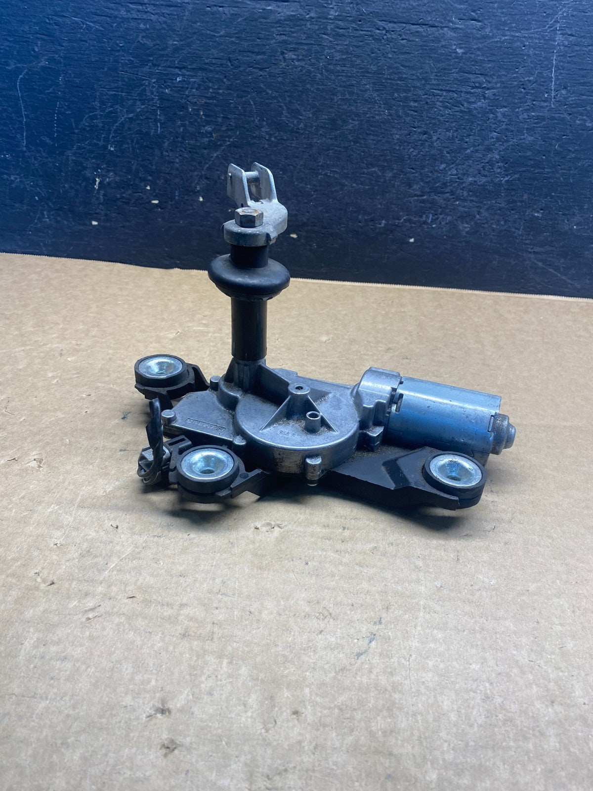 2015 to 2016 Ford Focus Rear Windshield Wiper Motor F1FB-17K441-AA AF6597 DG1