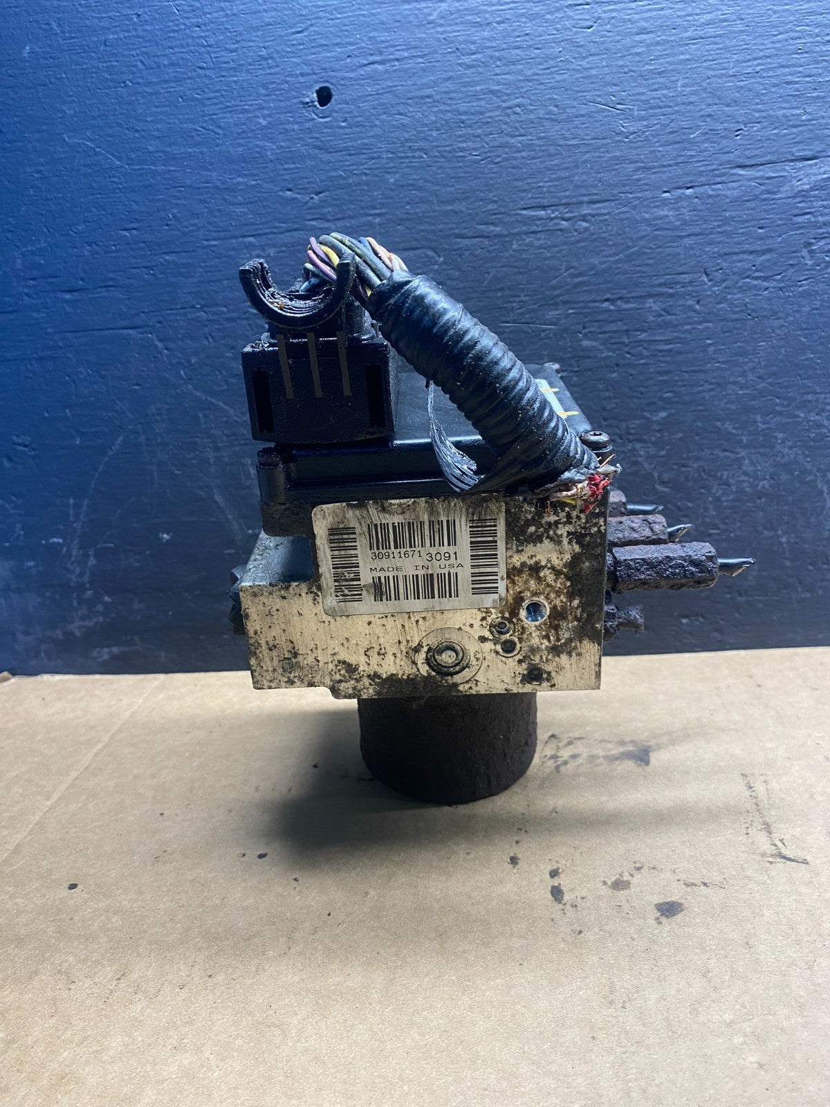 2011 - 2014 Ford E250 E350 Van ABS Anti Lock Brake Pump Module ac7065 DG4