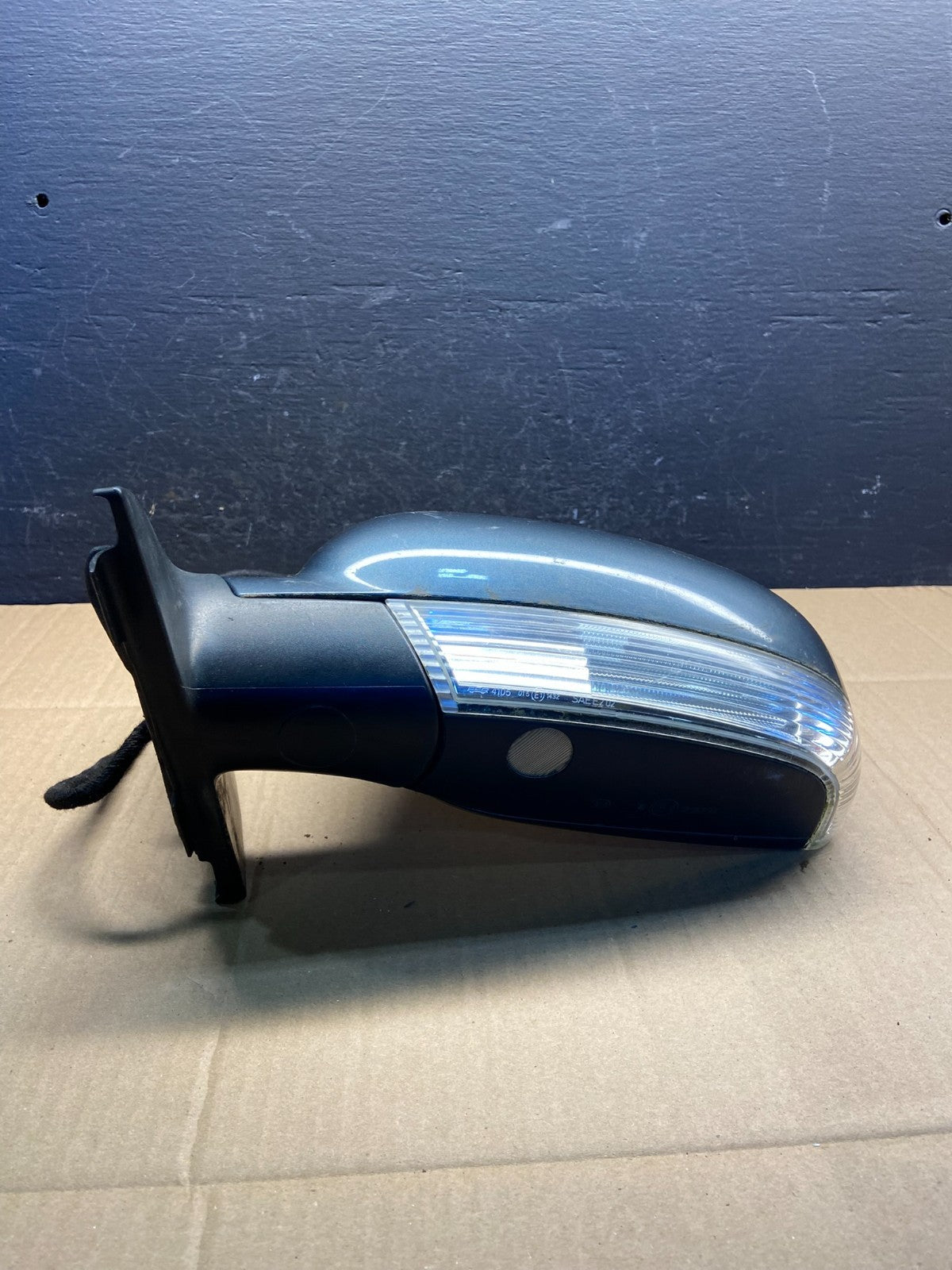 2004 to 2007 Volkswagen Touareg Left Door Power View Door Mirror AD1800 DG3