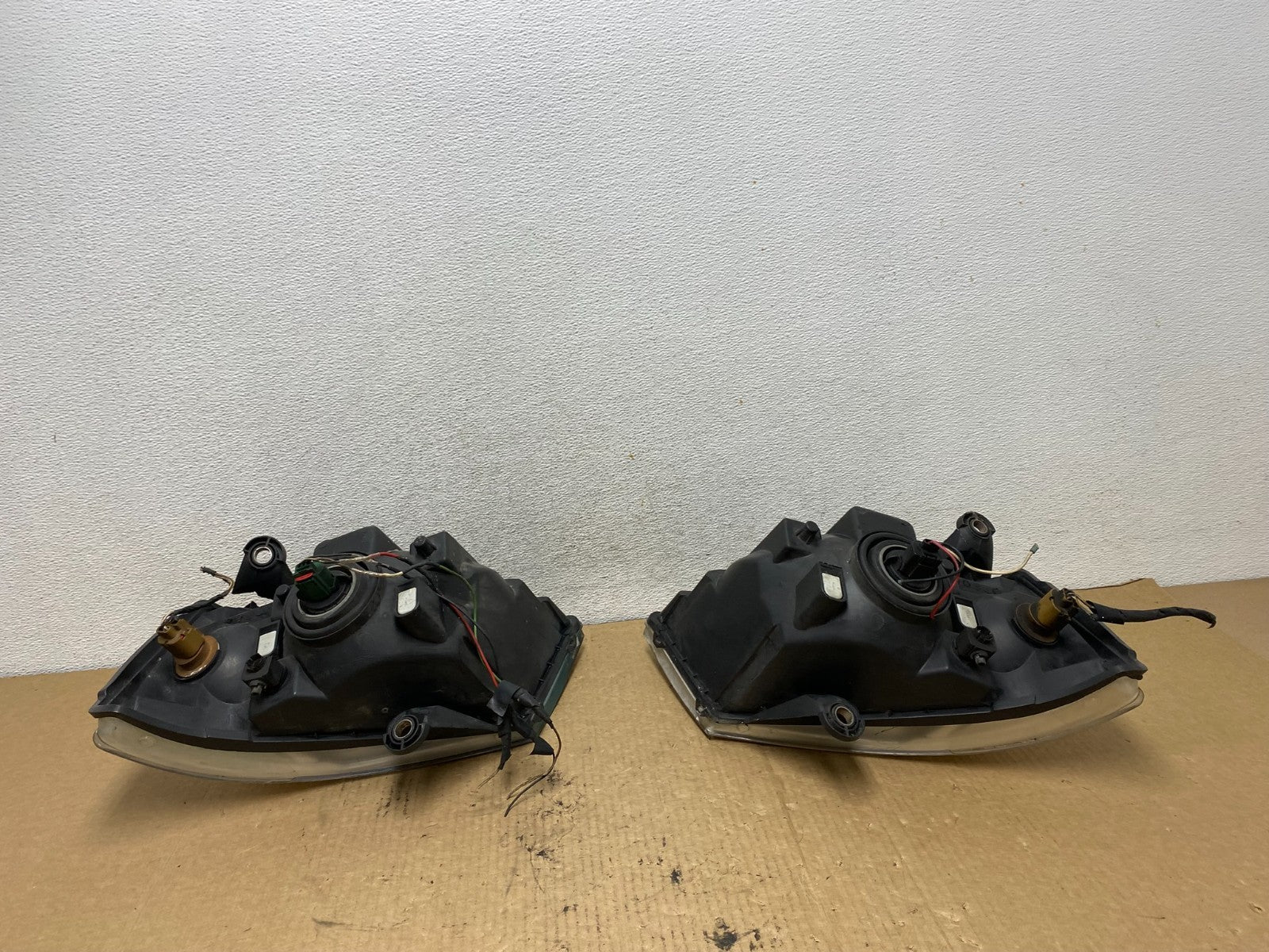2008 to 2010 Dodge Caravan Left+Right Set Side Halogen Headlights DEPO AG2157 DW8