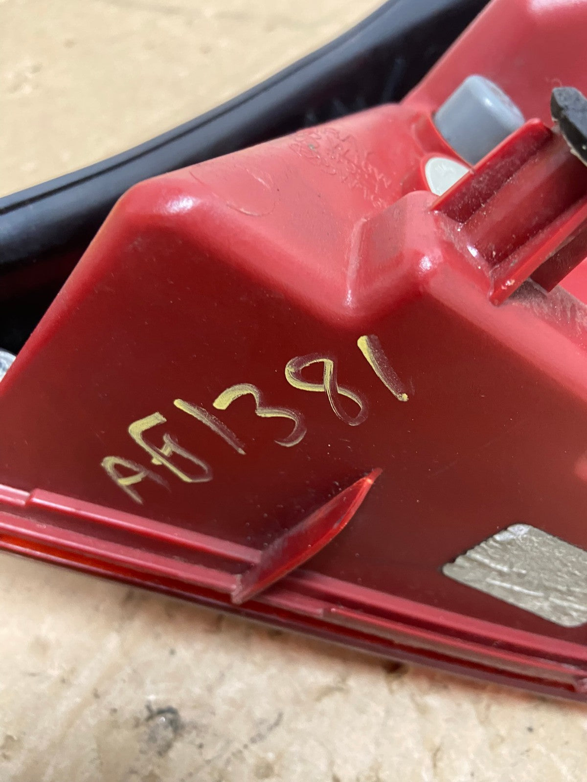 2004 2005 2006 Hyundai Elantra Sedan Left Driver LH Tail Light AG1381 LK9