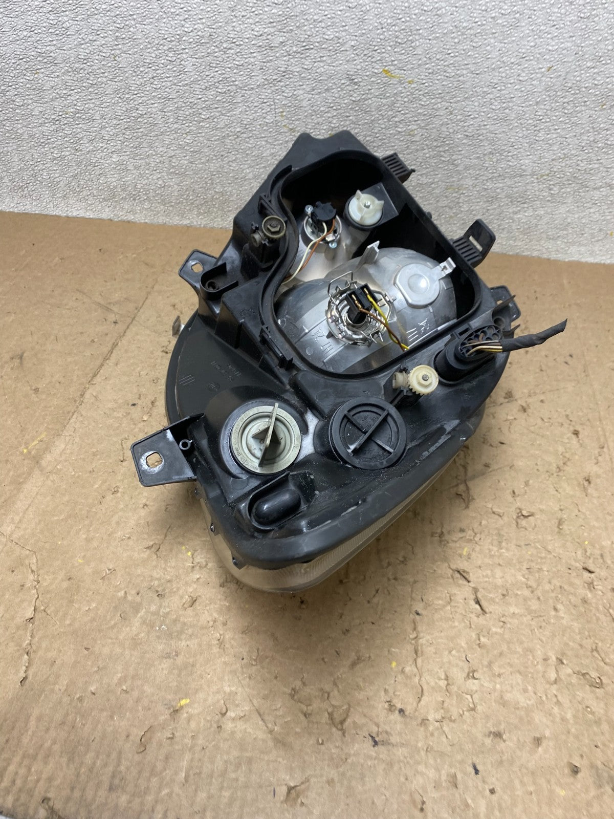 2007 to 2013 Mercedes Sprinter Headlight Left Driver Side Halogen Oem X2364 DW9