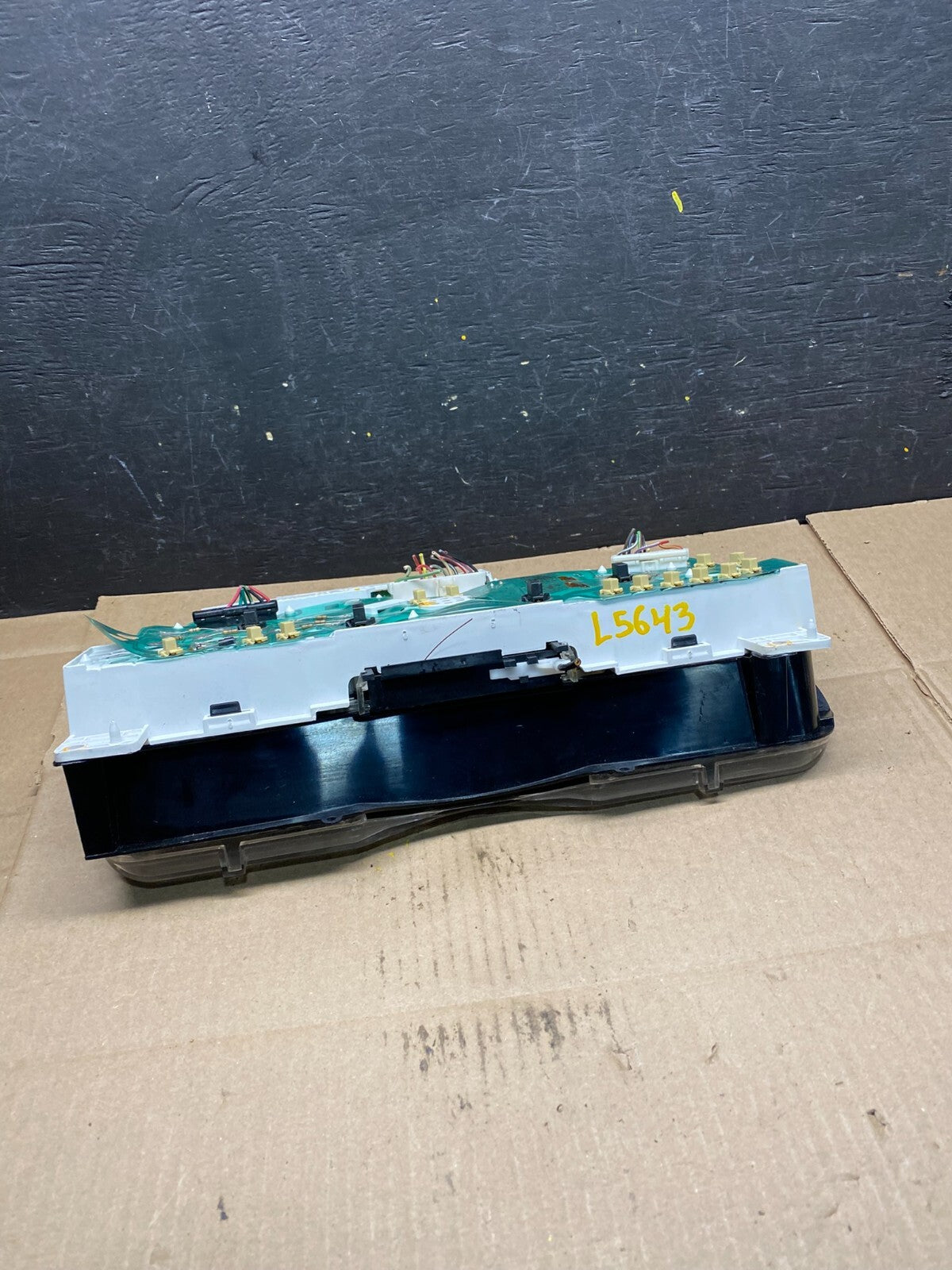 1997 - 2002 Ford Econoline E150 E250 Van Speedometer Instrument Cluster L5643 DG5