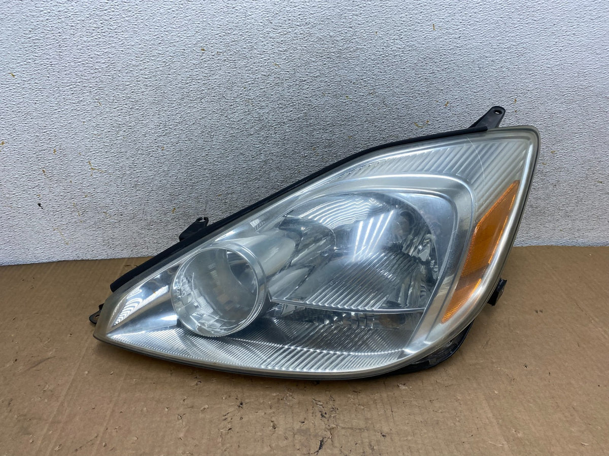 2004-2005 Toyota Sienna Left Driver LH Side Halogen Headlight AI9037 DW0