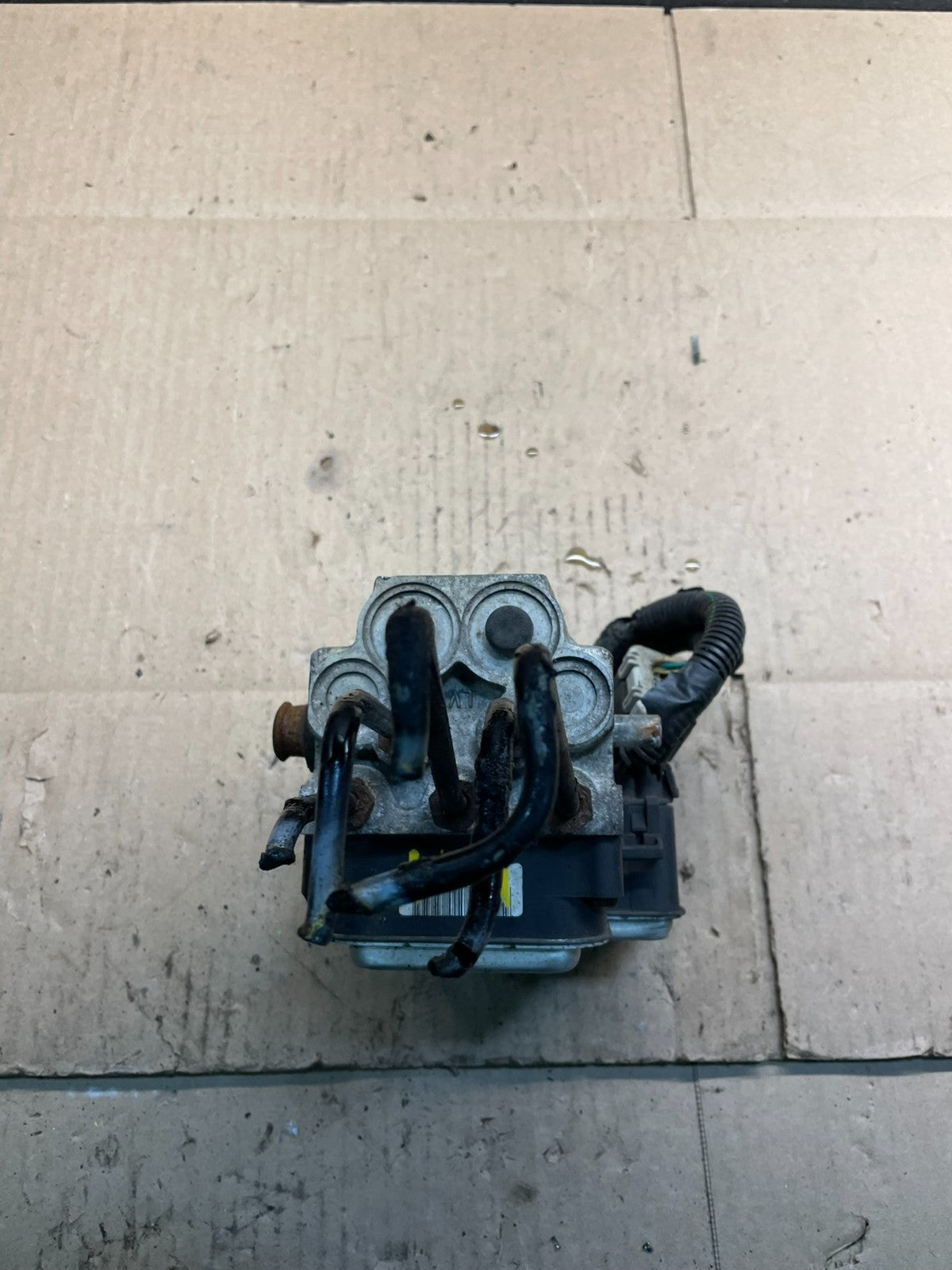 2004-2006 Chevrolet Express ABS Pump Control OEM 13567118 Module V9084 DG4