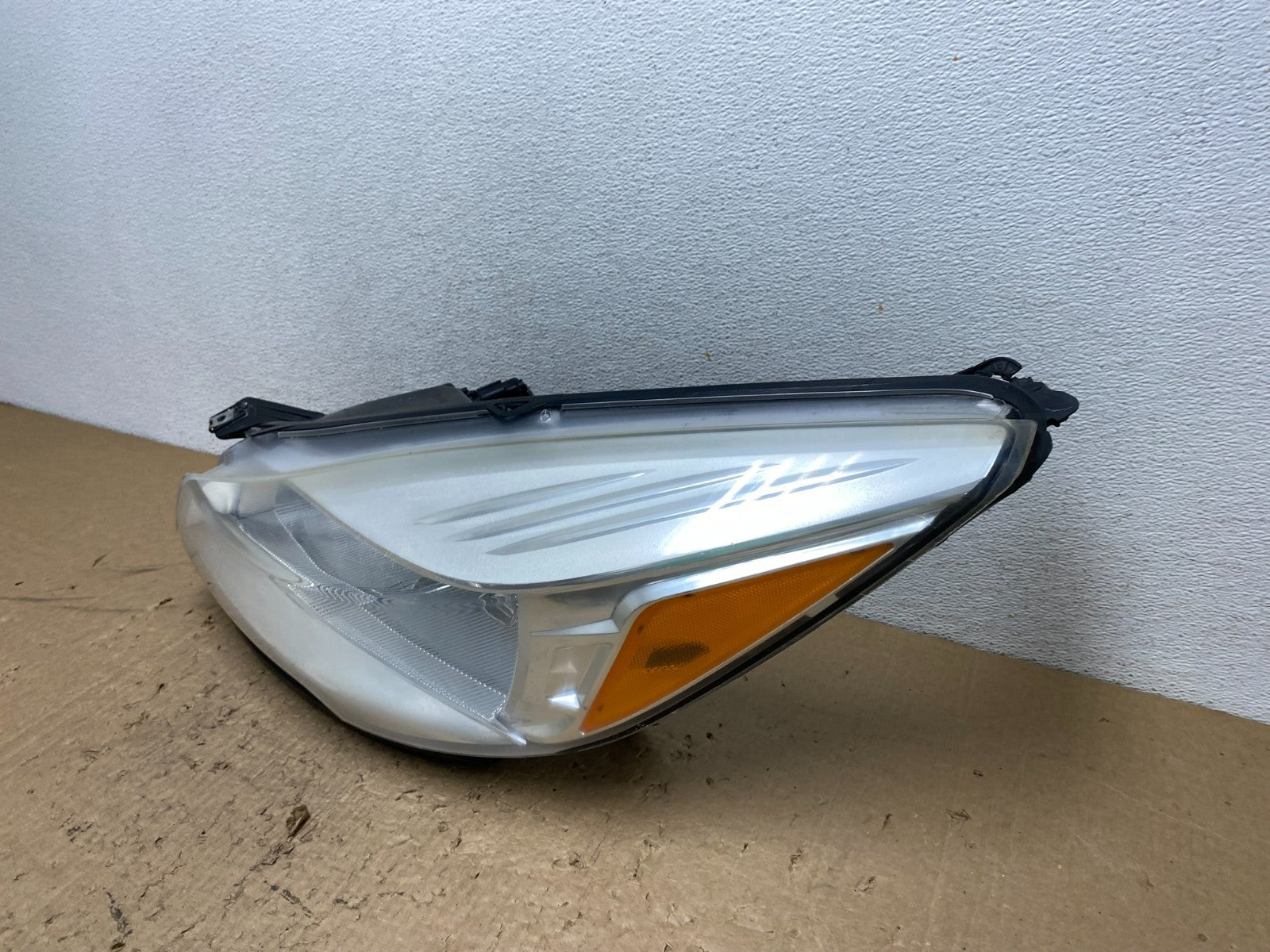 2013 - 2016 Ford Escape Headlight Left Driver Lh Side Halogen AG1440 DW1