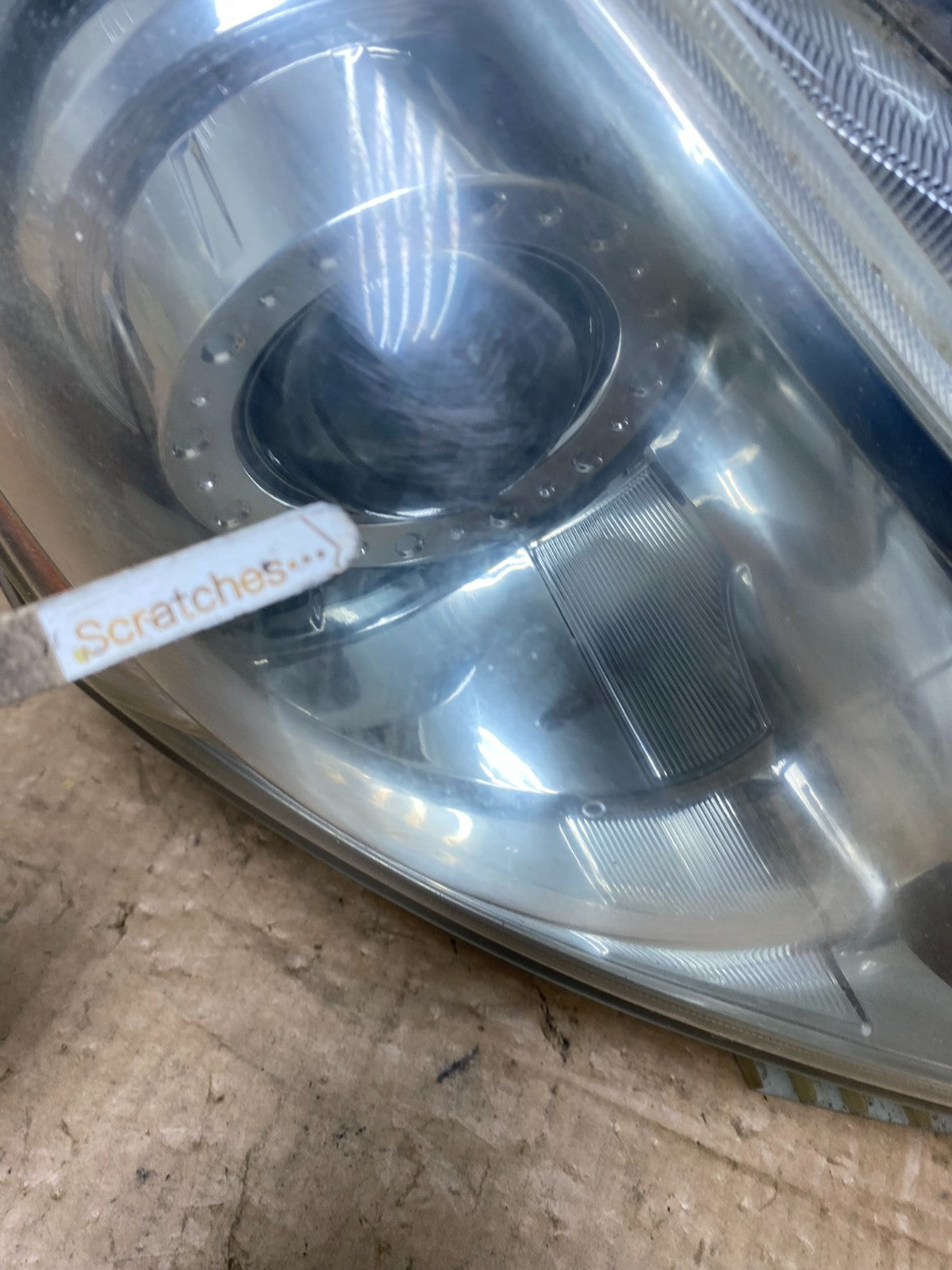 2010-2012 Infiniti G37 Right Passenger Side Xenon HID Headlight AI8156 DW3