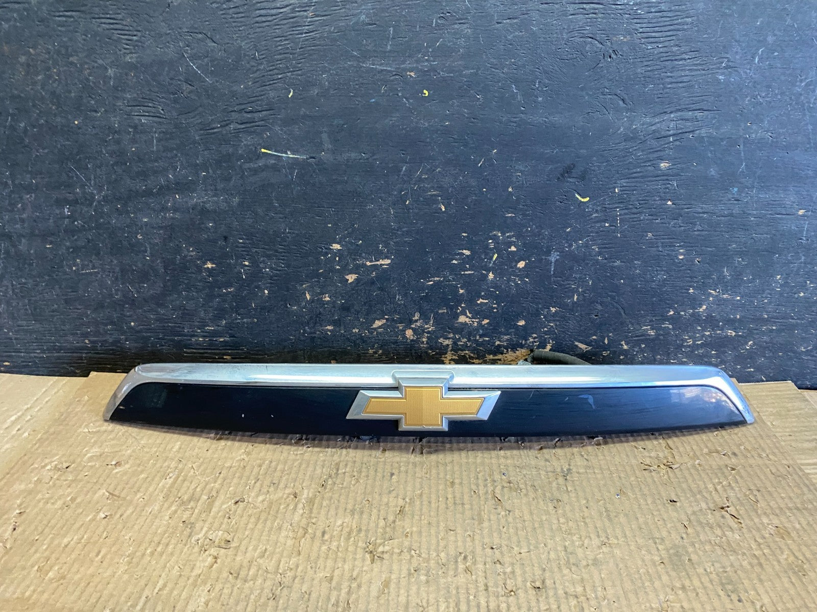 2016-2017 Chevrolet Equinox Rear Liftgate Garnish Chrome Trim W/Camera X0023 DG0