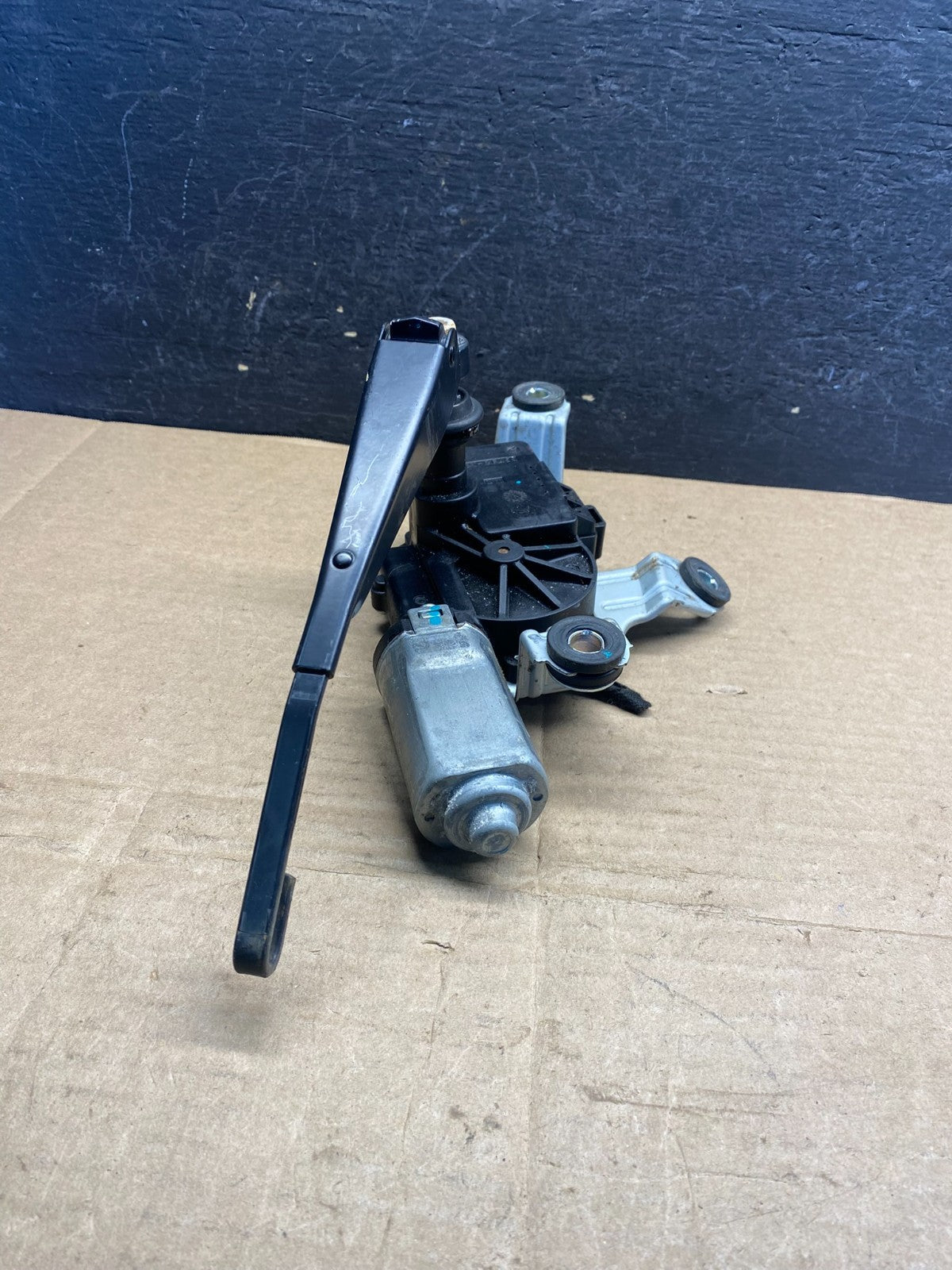 2010 to 2016 Cadillac SRX Rear Windshield Washer Wiper Motor ae8269 DG2