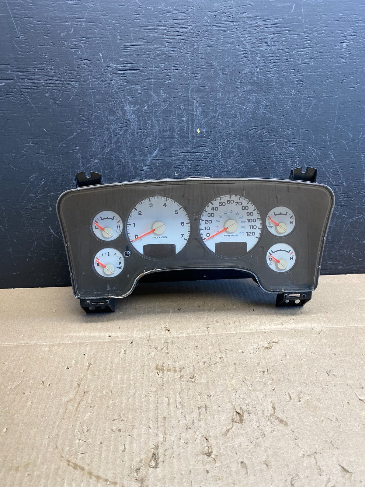 2003 - 2007 Dodge Ram 1500 Instrument Speedometer Gauge Cluster AC9060 DW0