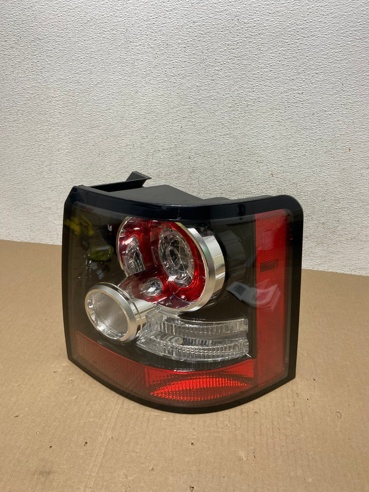 2010 - 2011 Land Rover Range Rover Sport Right Passenger Tail Light AE6968 LK0