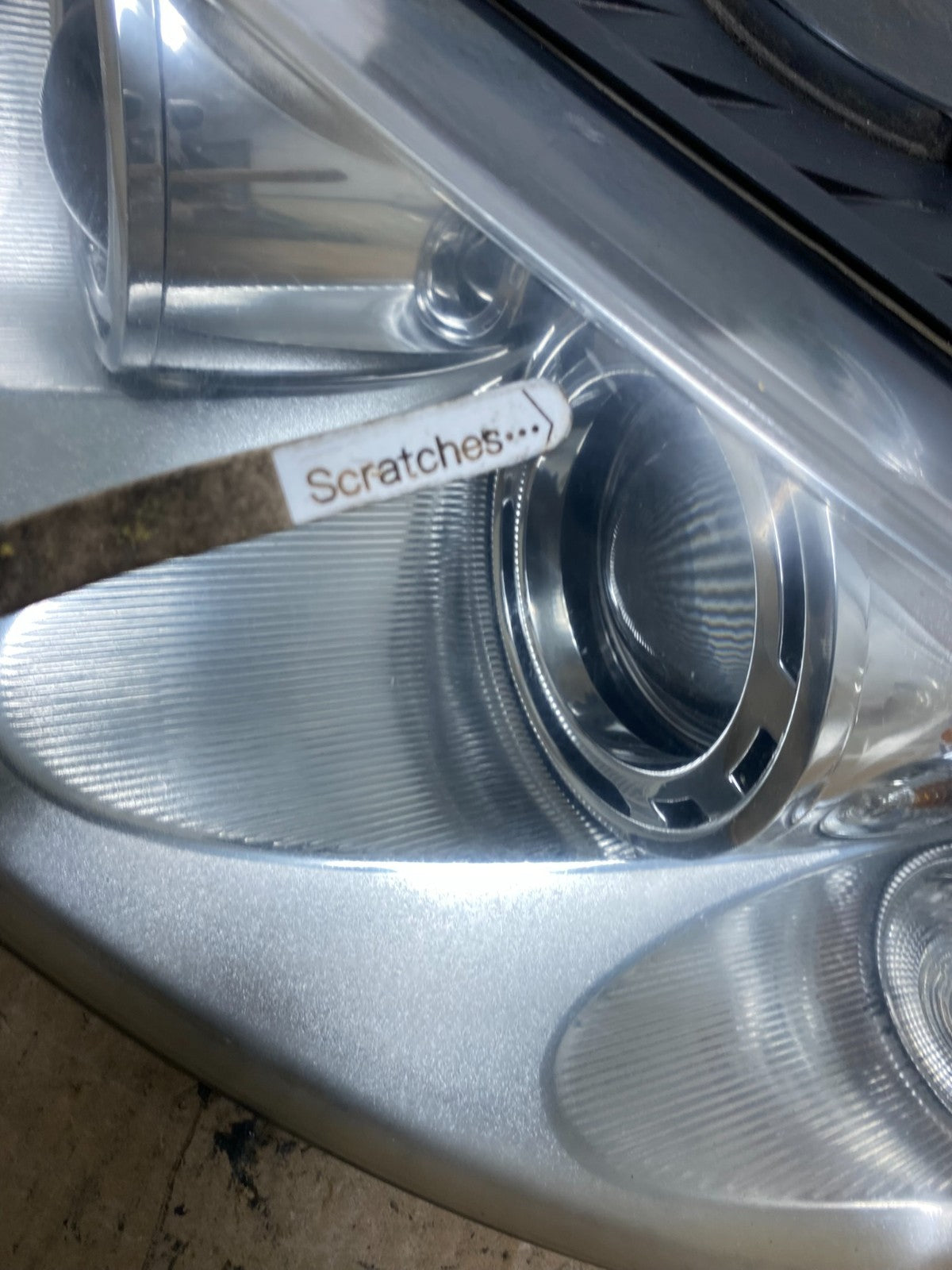 2004 to 2007 Volkswagen Touareg Left Driver Xenon Headlight AG2340 DW3