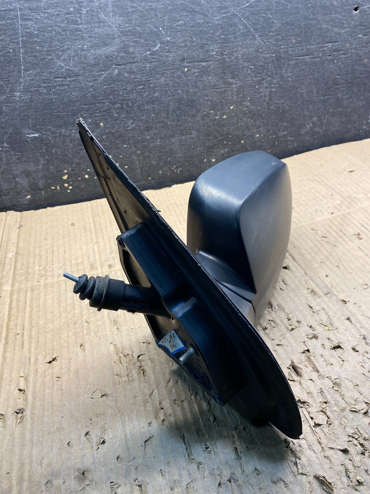 2003 to 2009 Kia Sorento Left Driver LH Door Mirror  OEM X4488 MS1
