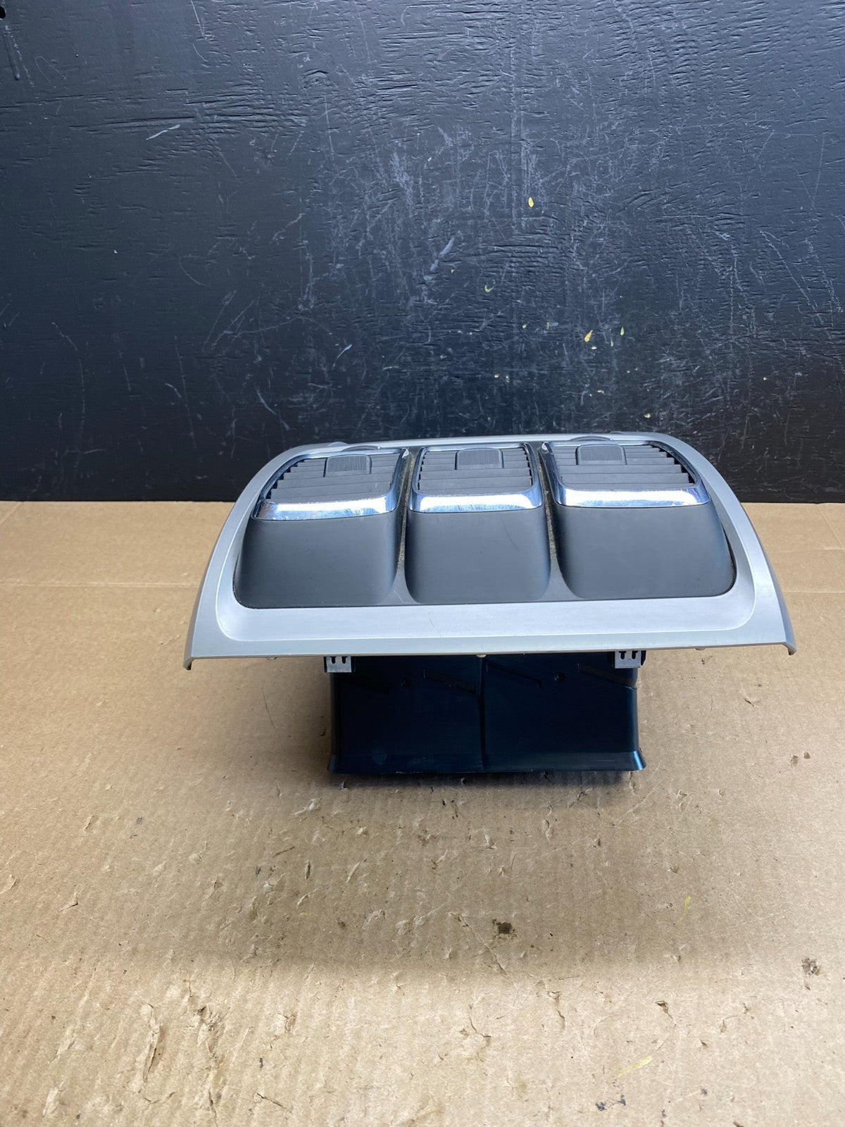 2007 - 2012 GMC Acadia A/C Heater Climate Control Radio Panel Bezel OE AC6370 DG3