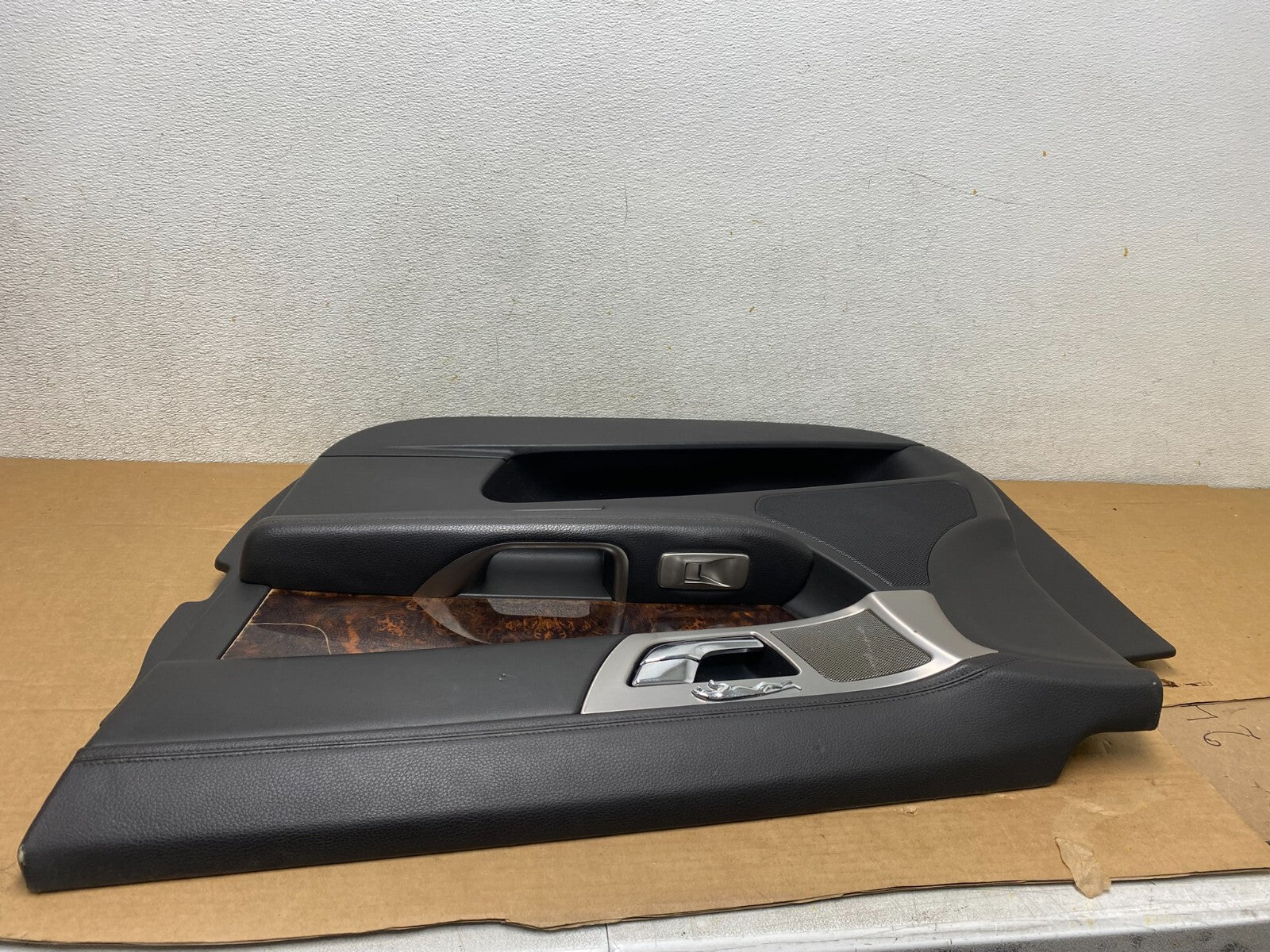 2009 to 2015 Jaguar XF OEM Front Right Passenger Interior Door Panel M6908 DG5