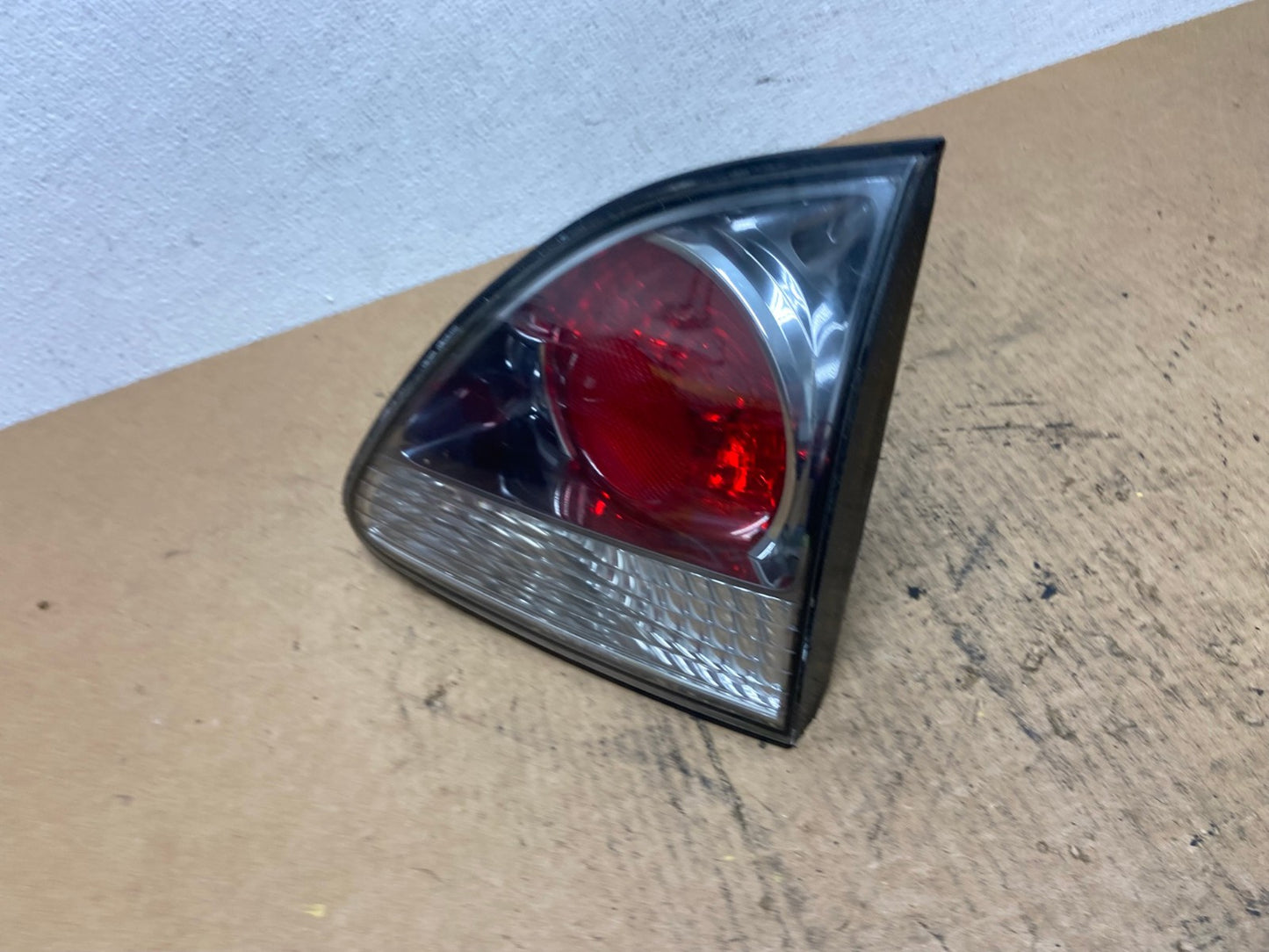2000-2003 Lexus RX300 Right Passenger Side Rear Inner Tail Light Oem AC3693 LK1