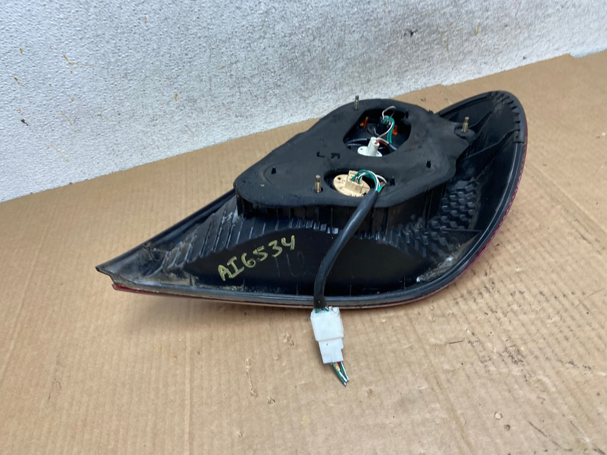 2002 2003 2004 Toyota Camry Left Driver LH Side Tail Light AI6534 LK6