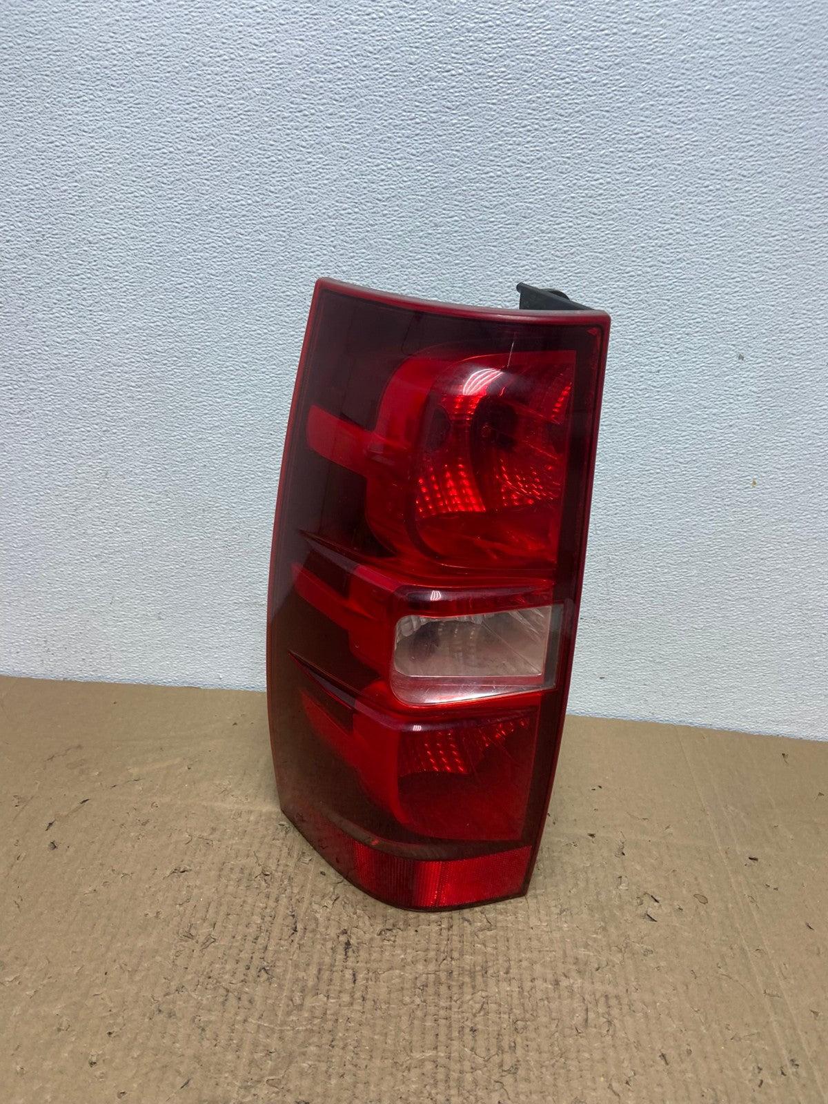 2008-2014 Chevrolet Tahoe Suburban Driver Lh Left Side Tail Light AC4111 LK0