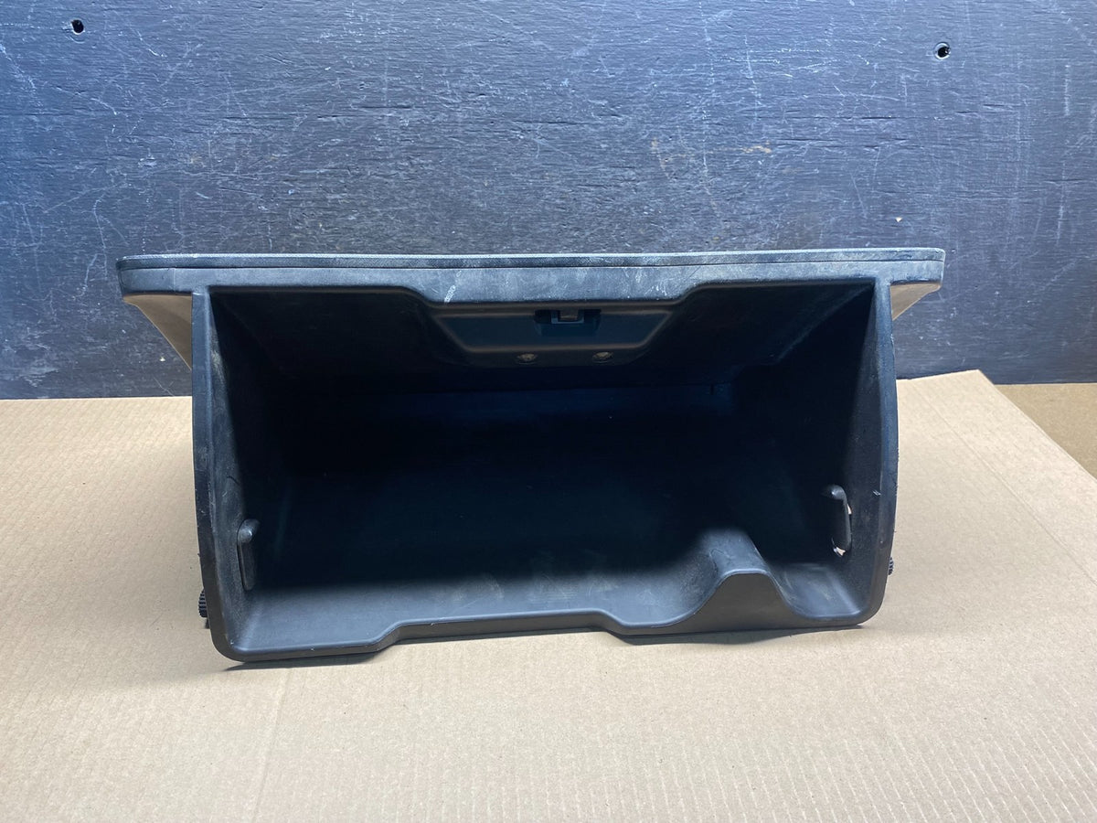 2002 - 2006 Honda CR-V CRV Front Right Passenger Storage Glove Box AI5303 DG3