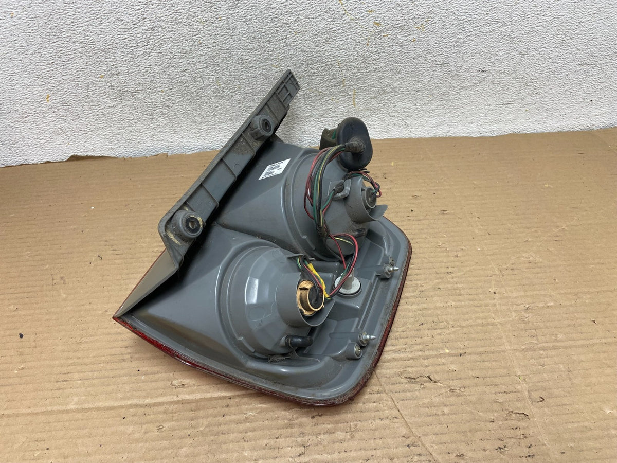 2003 2004 2005 Honda Pilot Right Passenger RH Side Tail Light AH2623 DW5