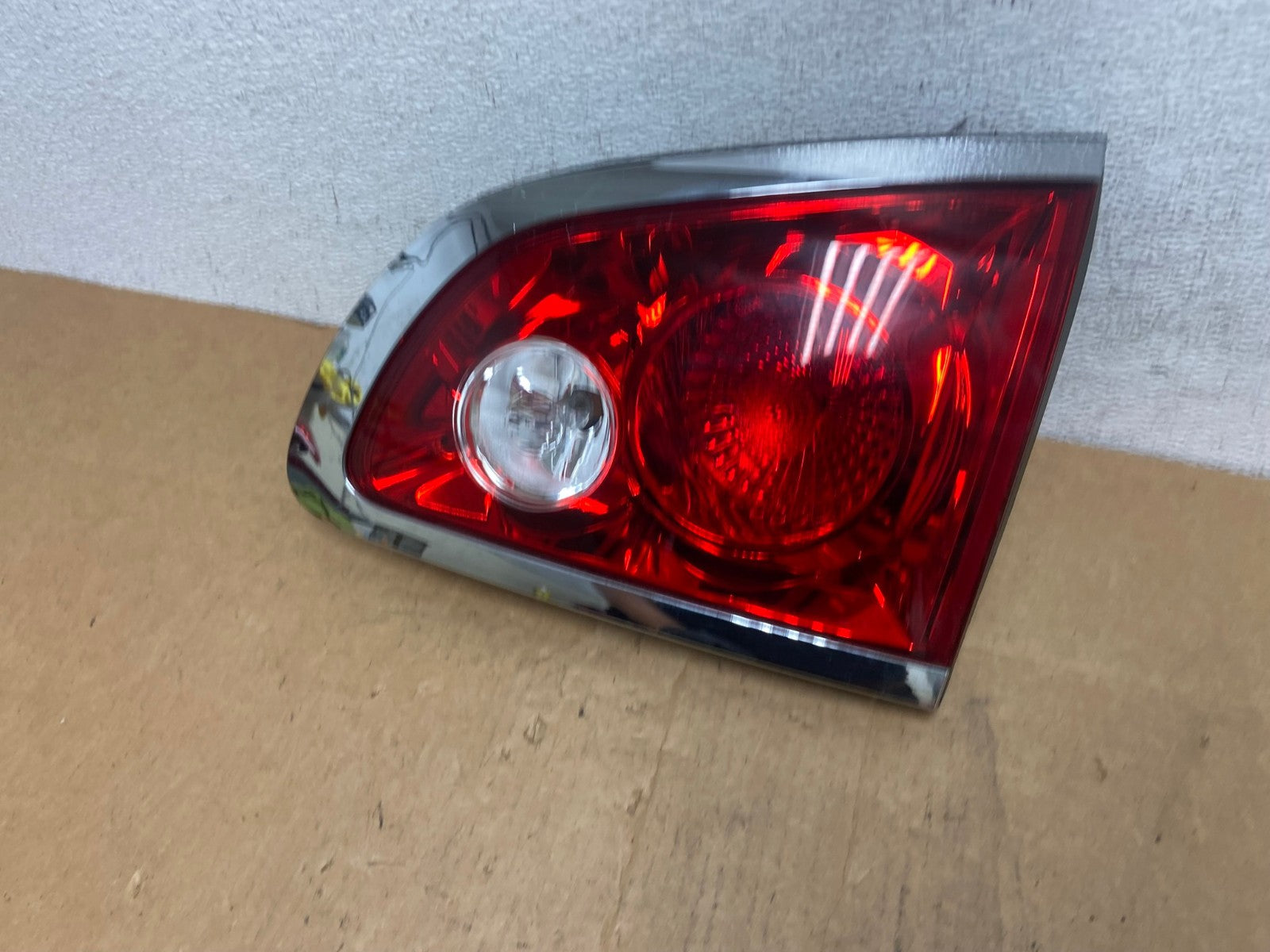 2008-2012 Buick Enclave Right Passenger Rh Inner Tail Light AD4550 LK1