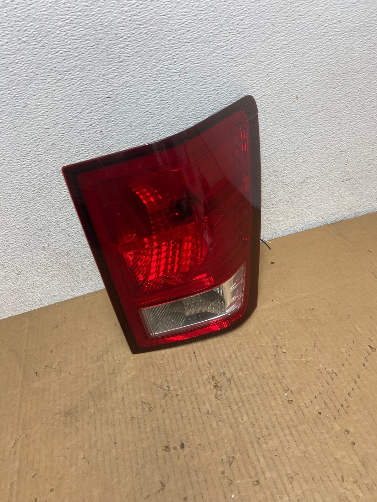 2007 to 2010 Jeep Grand Cherokee Right Passenger Side Tail Light AD0962 LK2