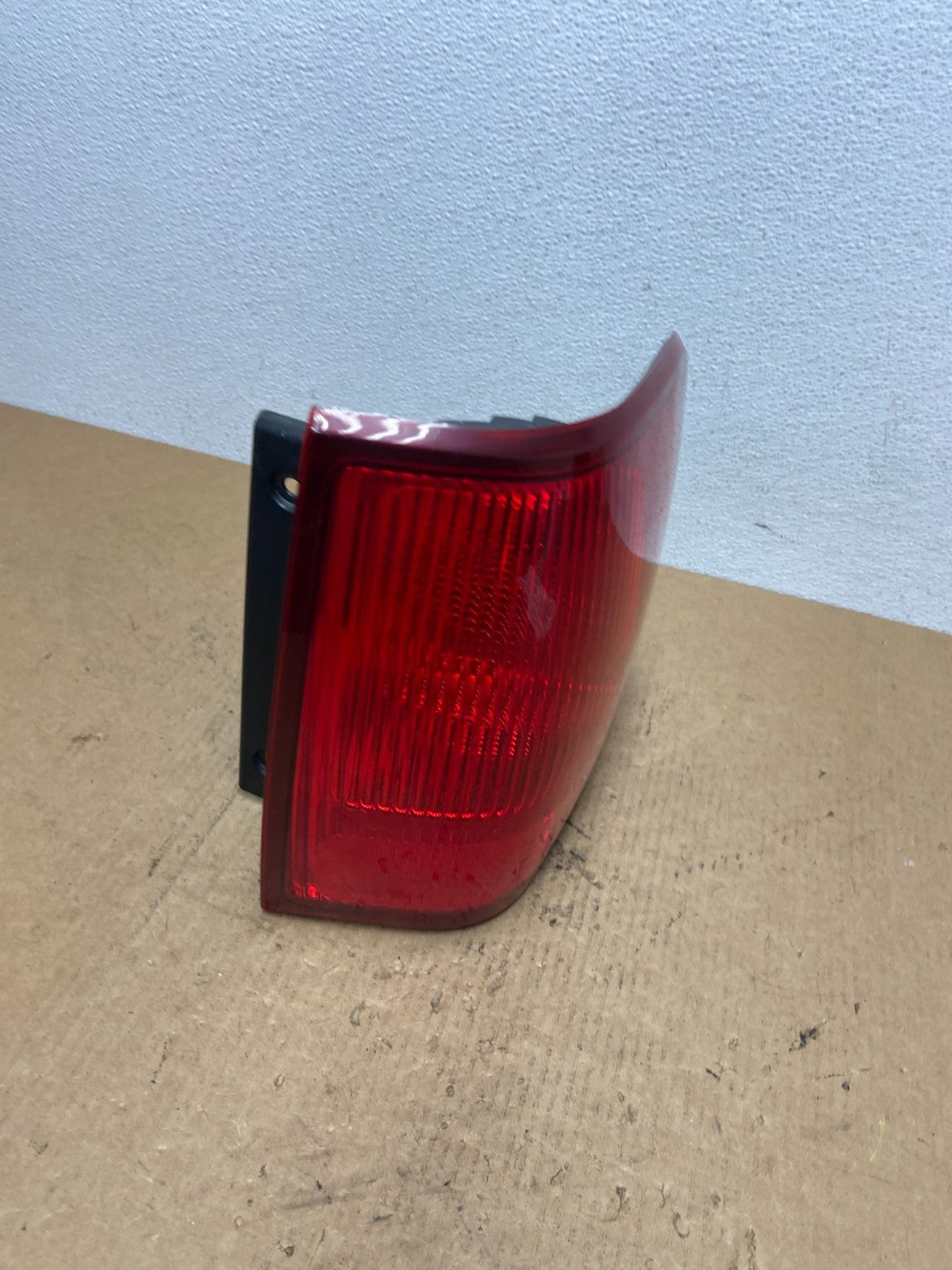 2003 to 2006 Lincoln Navigator Right Passenger Side Tail Light Oem AC3251 DW2