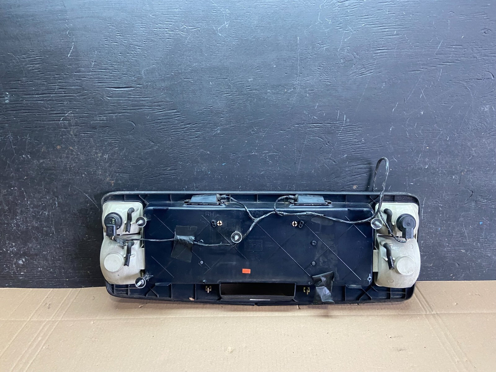 2004-2009 Cadillac SRX Trunk Panel Lid Backup License Plate i7356 PS4